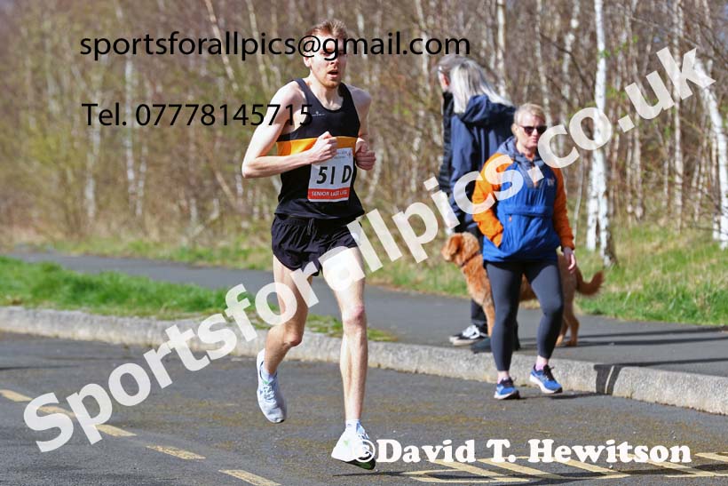 Senior mens 2024 Elswick Harriers Good Friday Relays, Newburn, Newcastle Upon Tyne  Photo: David T. Hewitson/Sports for All Pics